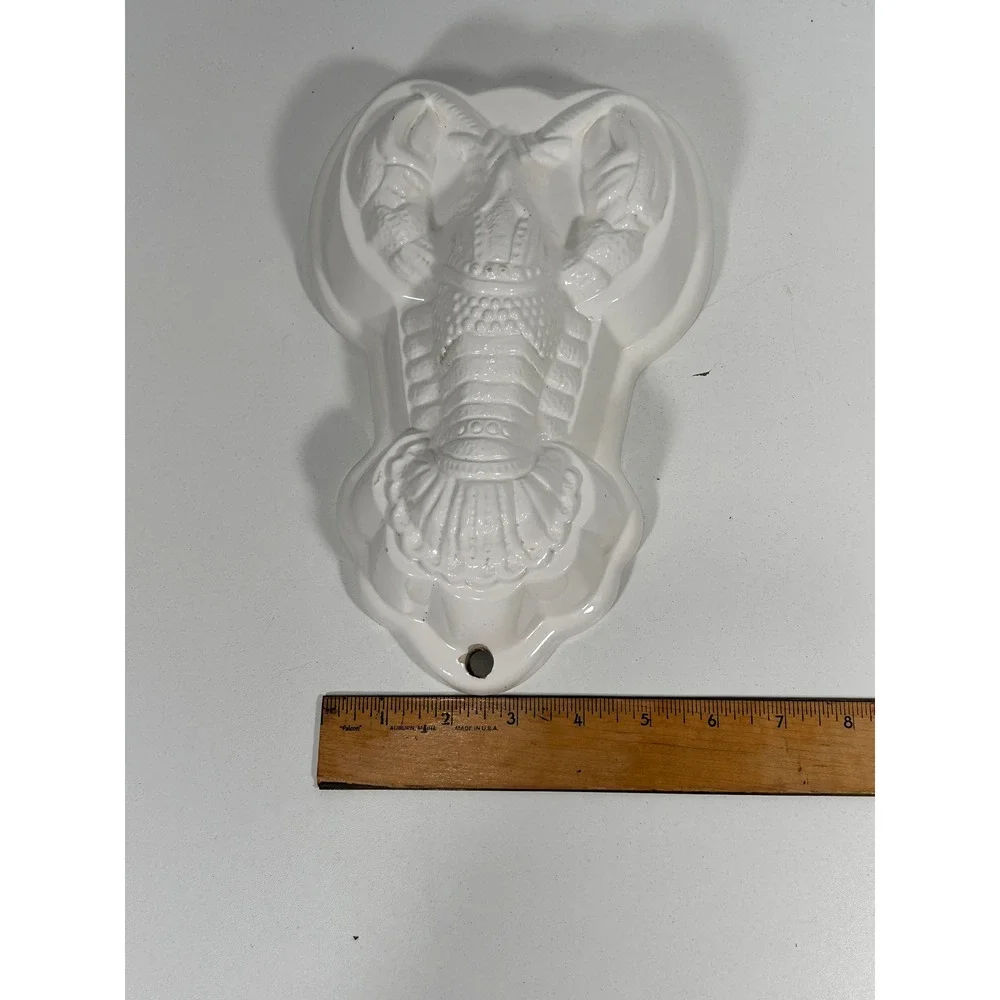 Vintage White Ceramic Lobster Mold Wall Decor Coastal Nautical Kitchen 10.5in
